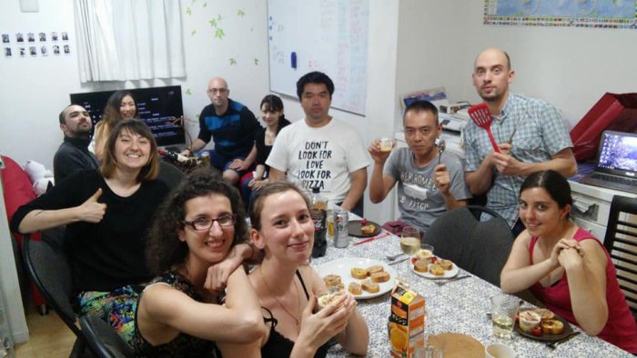 フランス語と英語の身につくシェアハウスでは、留学エージェントと提携することでフランス人比率50%という環境を実現しています。
自然とフランス語と英語が共通語になるので、どちらも身につけたい方にはピッタリです♪(´▽`)